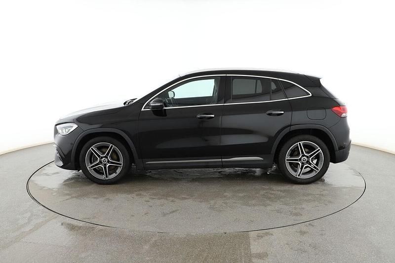 Usado Mercedes GLA200 AMG line 150 CV (110 kW) 2021 Negro SUV