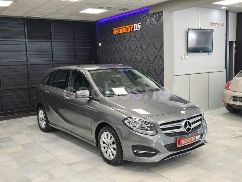 Gris / plata Usado 2017 Mercedes B180 Monovolumen | 15.900 € (Buen precio) - Imagen 1/4