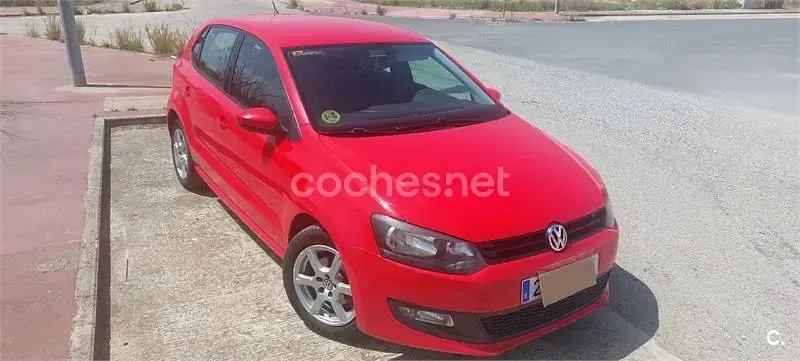 Usado VW Polo Advance 90 CV (66 kW) 2012 Rojo Utilitario