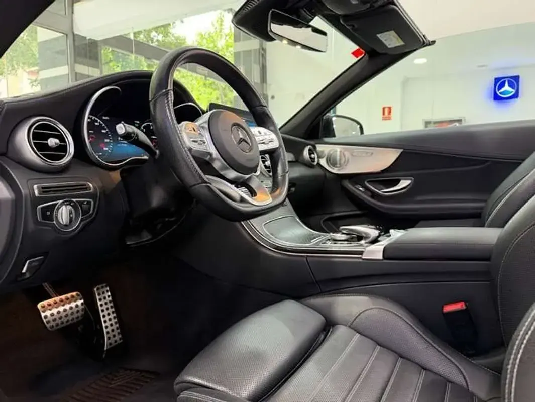 Usado Mercedes C220 194 CV (142 kW) 2021 Negro Descapotable