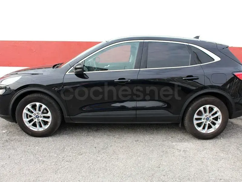 Usado Ford Kuga Titanium 150 CV (110 kW) 2021 Negro SUV