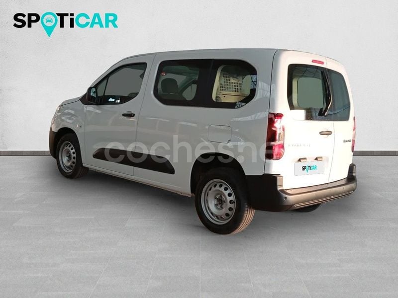 Usado Citroën Berlingo Live 102 CV (75 kW) 2024 Blanco Monovolumen