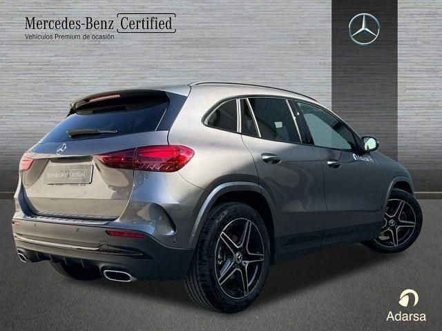 Usado Mercedes GLA200 AMG line 150 CV (110 kW) 2025 Gris montaña SUV