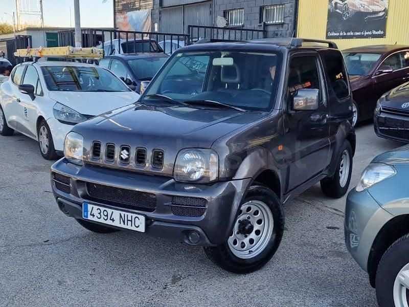 Usado Suzuki Jimny 85 CV (62 kW) 2012 Gris / plata SUV