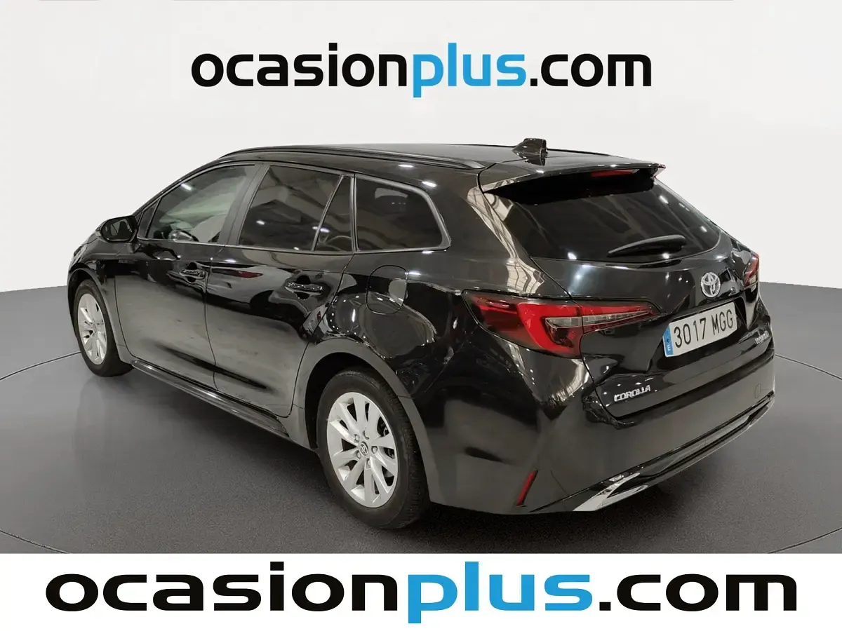 Usado Toyota Corolla Active 140 CV (102 kW) 2023 Negro Monovolumen
