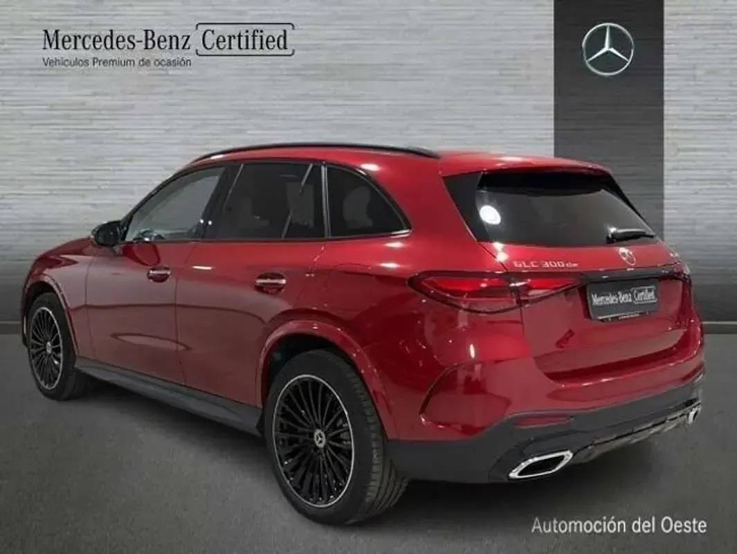 Usado Mercedes GLC300e 333 CV (244 kW) 2025 Rojo SUV