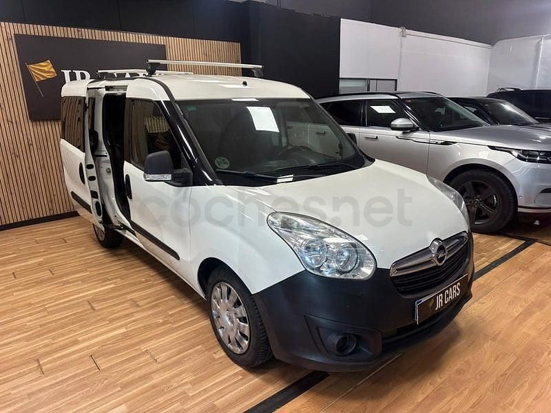 Usado Opel Combo Enjoy 75 CV (55 kW) 2012 Blanco Monovolumen