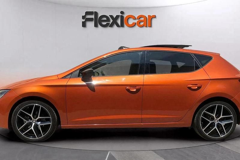 Usado Seat Leon FR 150 CV (110 kW) 2018 Naranja Berlina