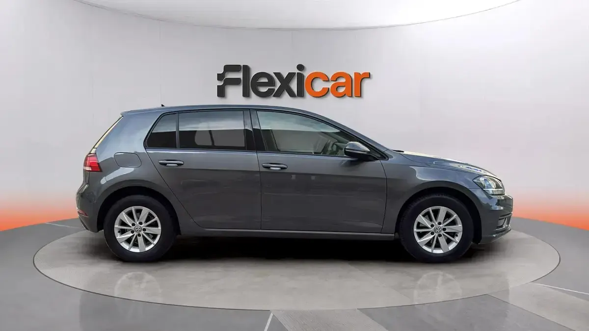 Usado VW Golf VII Advance 116 CV (85 kW) 2019 Gris Berlina