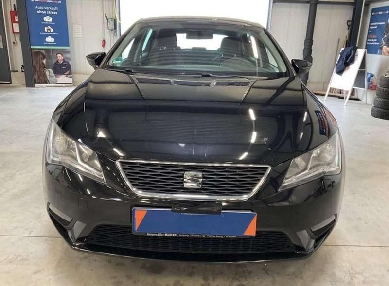 Usado Seat Leon Reference 105 CV (77 kW) 2013 Negro Utilitario