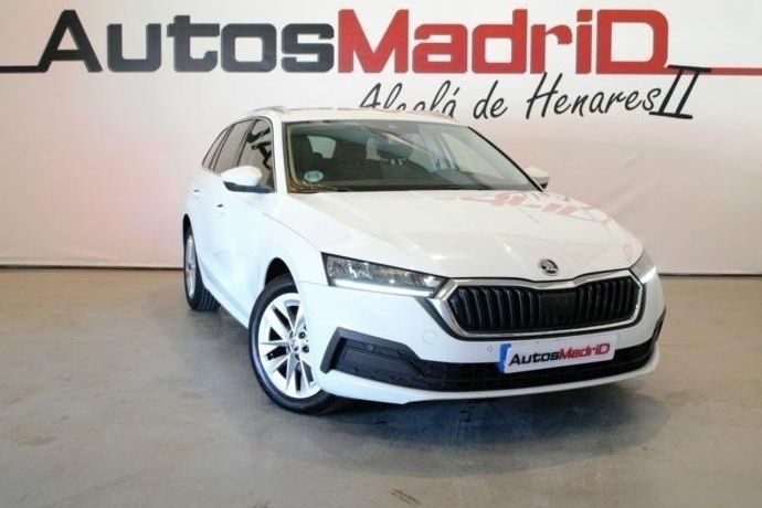 Blanco Usado 2022 Skoda Octavia Ambition Familiar | 16.490 € (Super precio) - Imagen 1/4