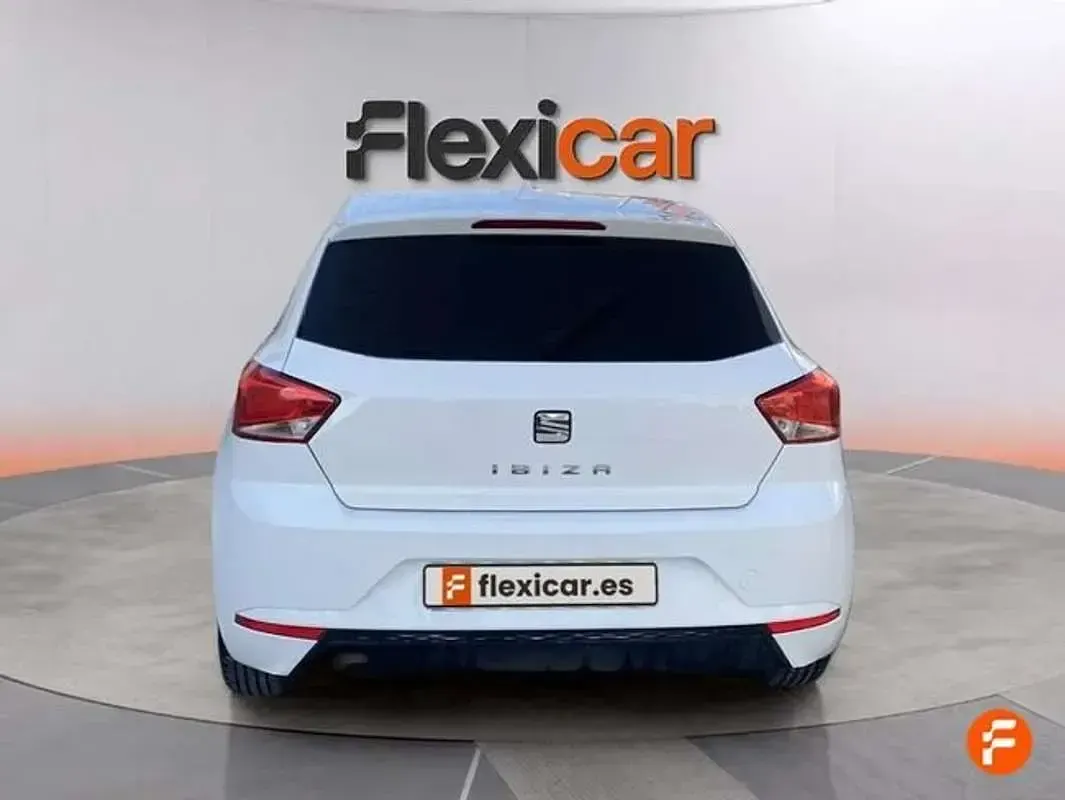 Usado Seat Ibiza Reference 80 CV (58 kW) 2019 Blanco Utilitario