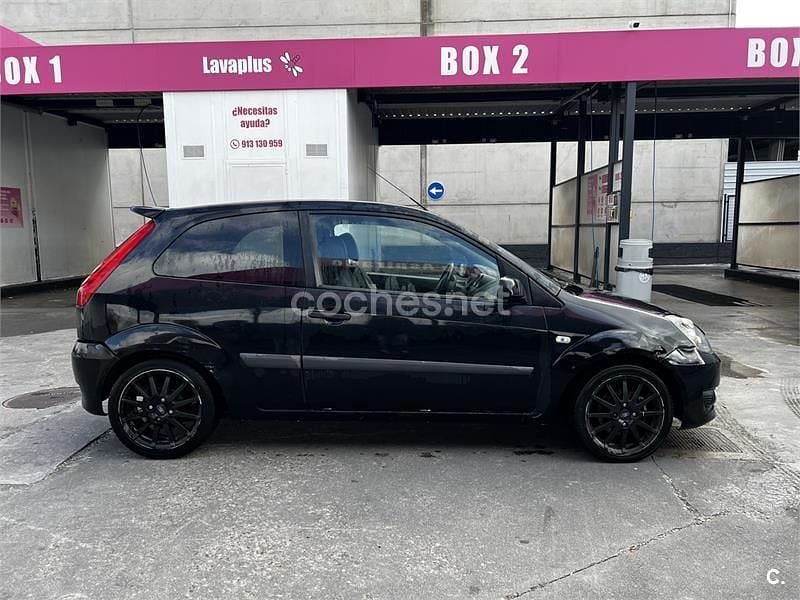 Negro Usado 2008 Ford Fiesta Sport Berlina | 2800 € (Precio justo) - Imagen 1/4