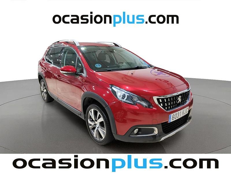 Usado Peugeot 2008 Allure 120 CV (88 kW) 2018 Rojo SUV