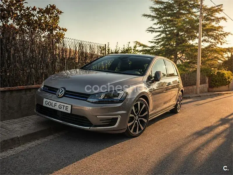 Usado VW Golf VII GTE 204 CV (150 kW) 2016 Gris / plata Berlina