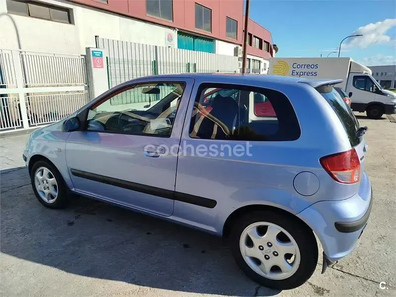 Usado Hyundai Getz GLS 82 CV (60 kW) 2005 Azul Utilitario
