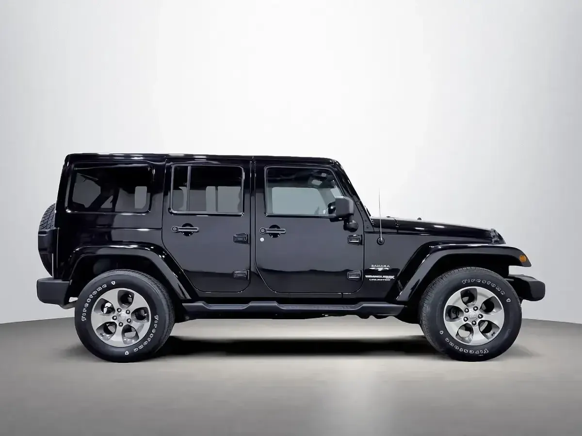 Usado Jeep Wrangler Sahara 287 CV (211 kW) 2018 Negro SUV