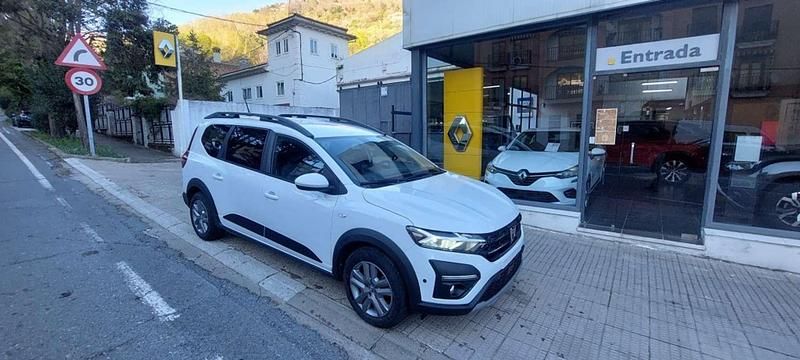 Usado Dacia Jogger Expression 101 CV (74 kW) 2022 Blanco Monovolumen
