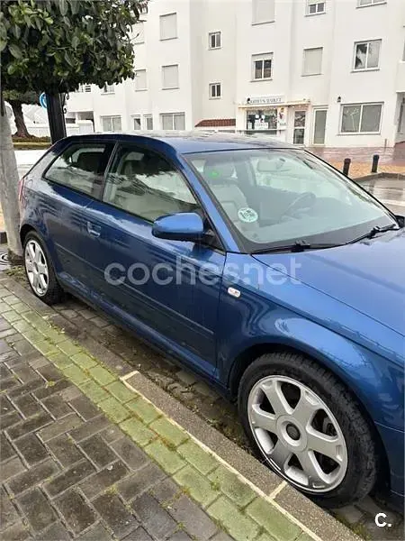 Usado Audi A3 Ambition 250 CV (183 kW) 2004 Azul Utilitario