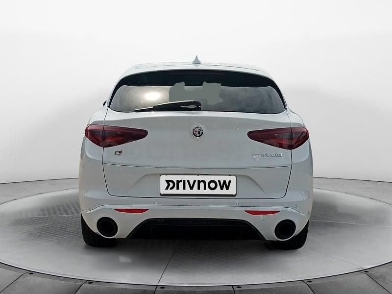 Usado Alfa Romeo Stelvio Veloce 280 CV (205 kW) 2022 Negro SUV