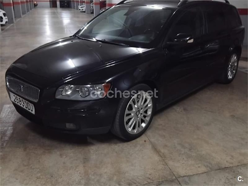 Negro Usado 2004 Volvo V50 Momentum Familiar | 4900 € (Un poco caro) - Imagen 1/4