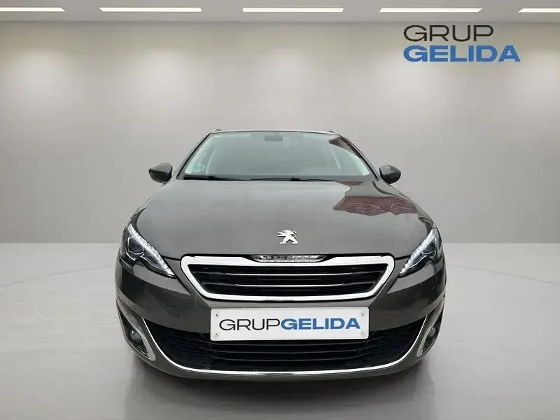 Usado Peugeot 308 SW Allure 150 CV (110 kW) 2014 Marrón Familiar