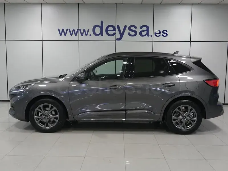 Usado Ford Kuga ST-Line 190 CV (139 kW) 2023 Gris / plata SUV