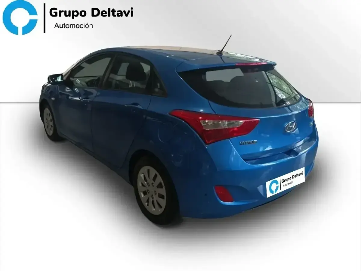 Usado Hyundai i30 101 CV (74 kW) 2016 Azul Berlina