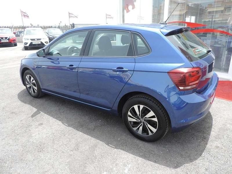 Usado VW Polo Advance 95 CV (69 kW) 2021 Azul Utilitario