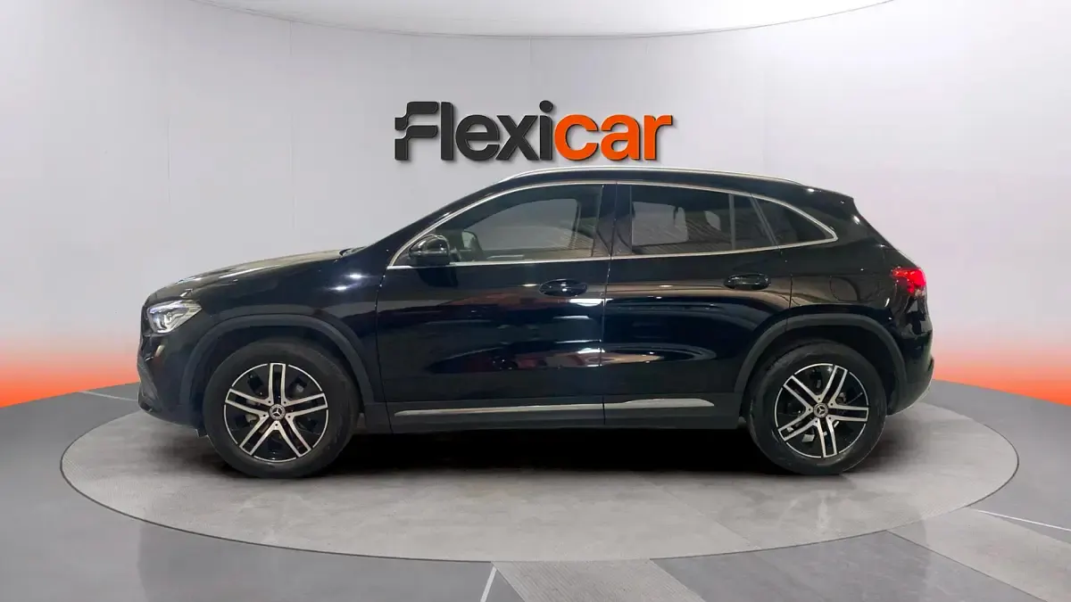 Usado Mercedes GLA180 136 CV (100 kW) 2022 Negro SUV