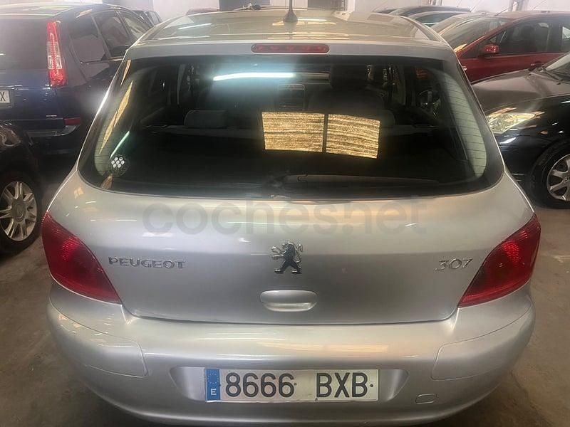 Usado Peugeot 307 110 CV (80 kW) 2002 Gris / plata Berlina