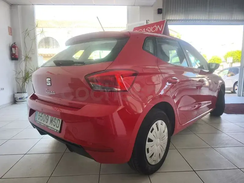 Usado Seat Ibiza Style 95 CV (69 kW) 2024 Rojo Utilitario