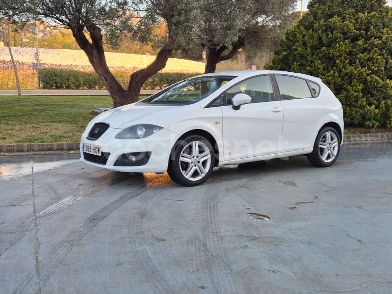 Blanco Usado 2011 Seat Leon Style Berlina | 6990 € (Precio justo) - Imagen 1/4