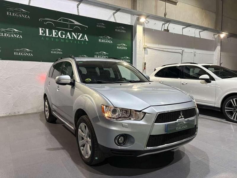 Usado Mitsubishi Outlander Motion 156 CV (114 kW) 2010 Gris / plata SUV