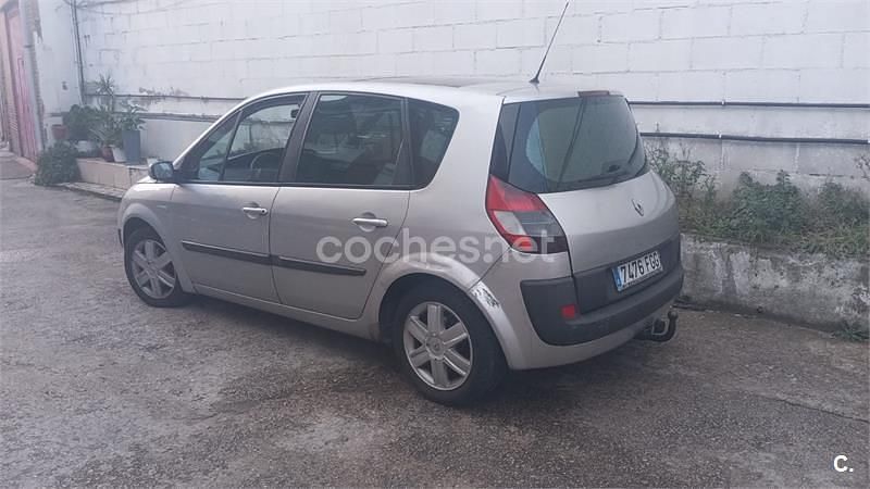 Usado Renault Scénic II 105 CV (77 kW) 2006 Gris / plata Monovolumen