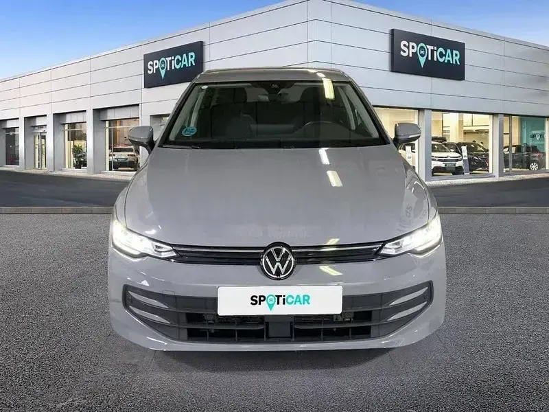 Usado VW Golf VIII 115 CV (84 kW) 2025 Gris / plata Berlina