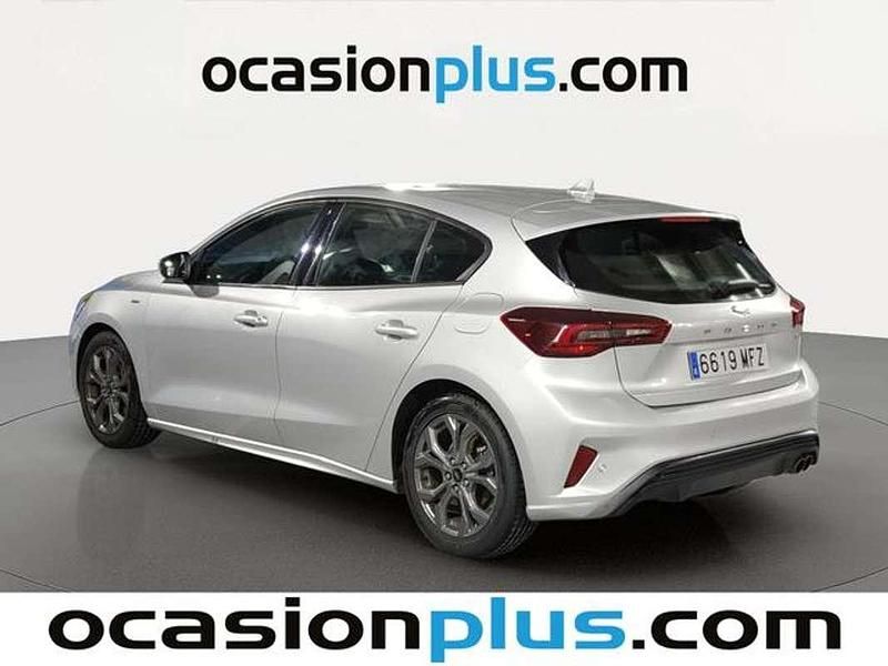 Usado Ford Focus ST-Line 125 CV (91 kW) 2023 Plateado Utilitario