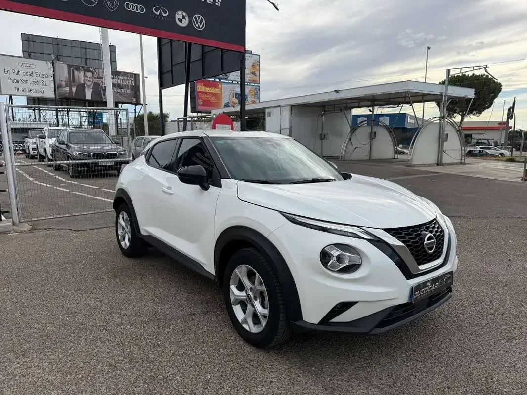 Usado Nissan Juke Acenta 114 CV (83 kW) 2022 Blanco SUV