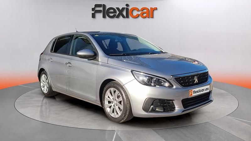 Usado Peugeot 308 Style 131 CV (96 kW) 2020 Gris Utilitario
