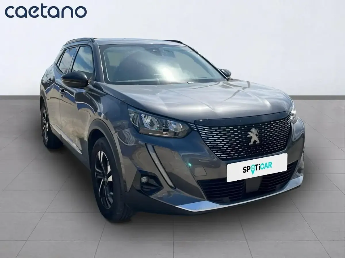 Usado Peugeot 2008 Allure 110 CV (80 kW) 2022 Gris SUV