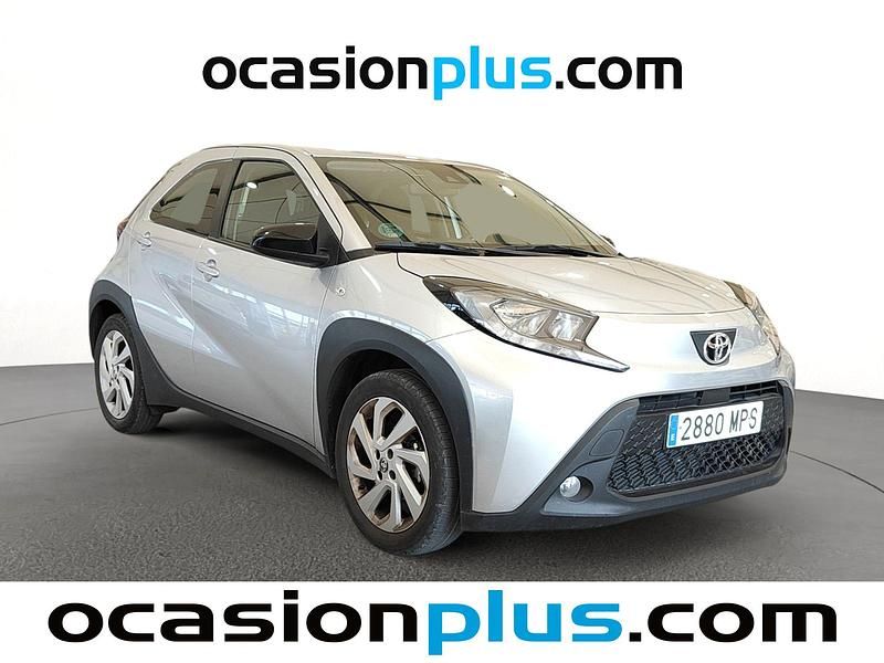 Usado Toyota Aygo X Play 72 CV (52 kW) 2024 Gris SUV