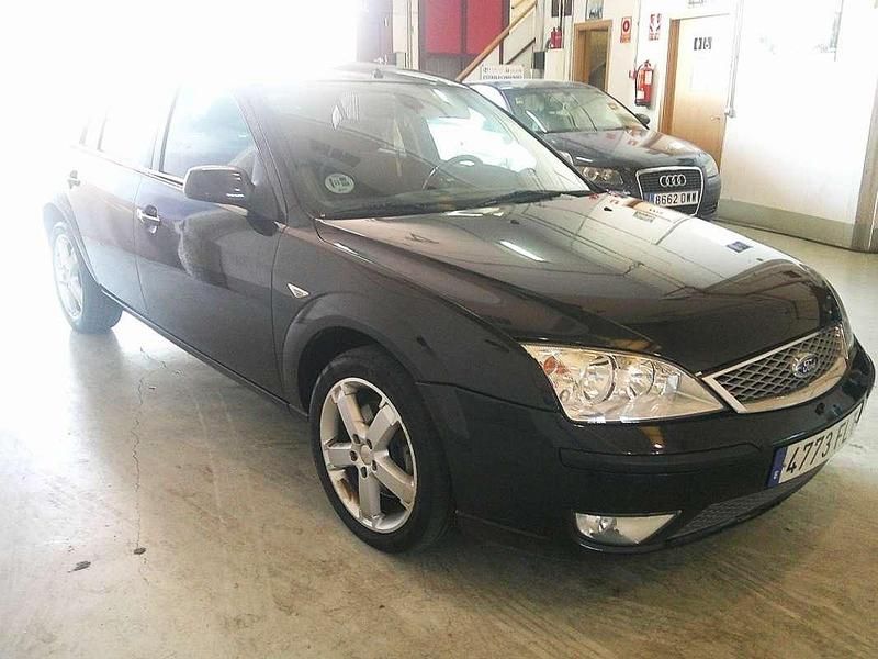Usado Ford Mondeo Titanium 140 CV (102 kW) 2006 Negro Berlina