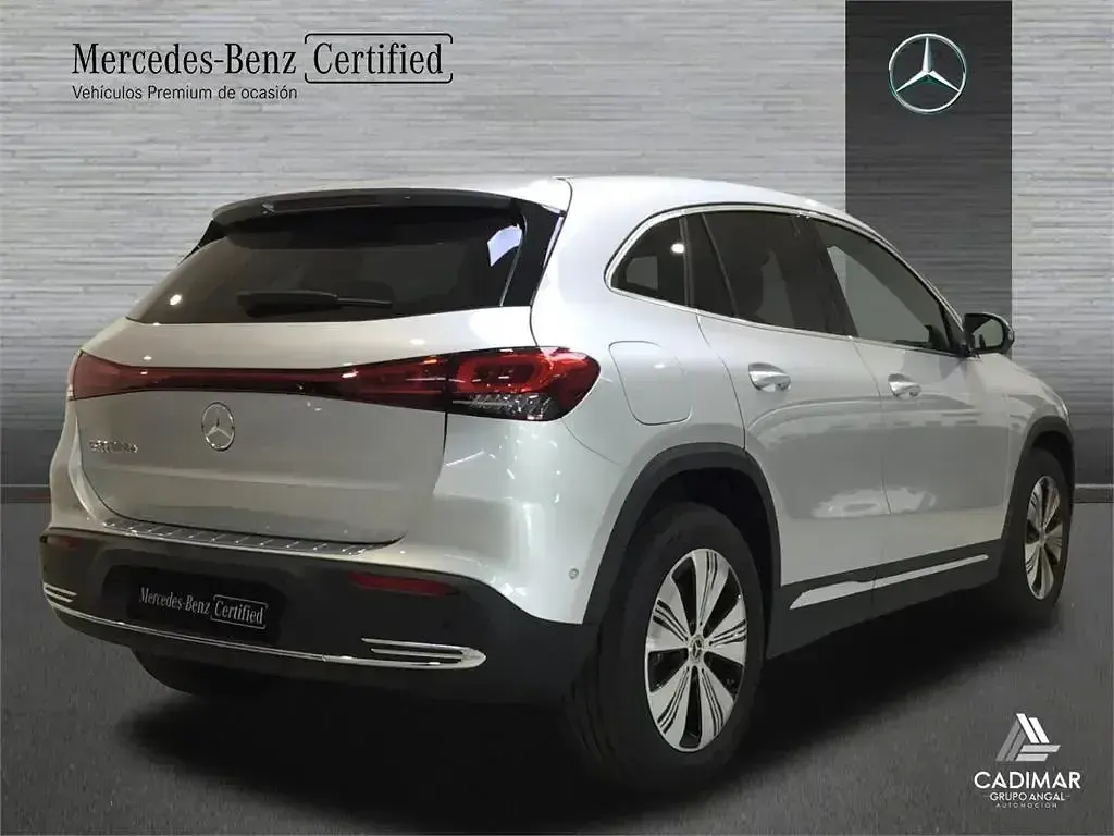 Käytetty Mercedes EQA250+ 139 kW (190 HP) 2024 Hopea Katumaasturi