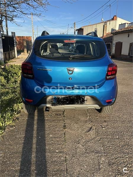 Usado Dacia Sandero Comfort 90 CV (66 kW) 2018 Azul Berlina