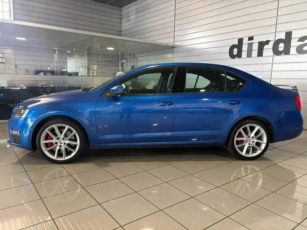 Usado Skoda Octavia RS 184 CV (135 kW) 2014 Azul Berlina