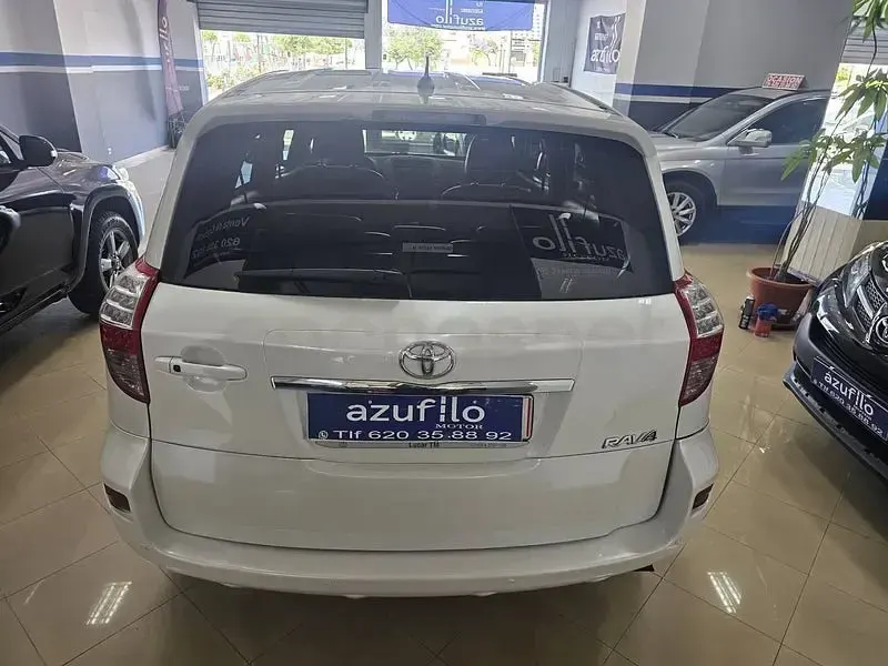 Usado Toyota RAV4 Executive 150 CV (110 kW) 2010 Blanco SUV