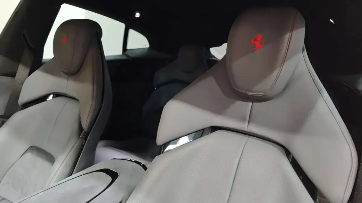 Usado Ferrari Purosangue 725 CV (533 kW) 2025 Gris SUV