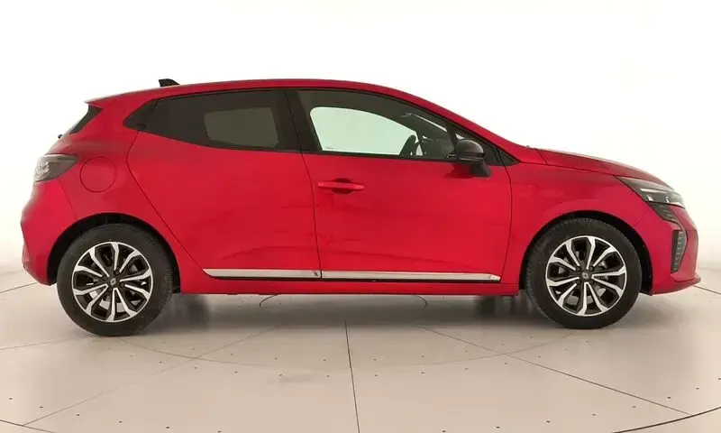Usado Renault Clio V Techno 100 CV (73 kW) 2025 Rojo Berlina
