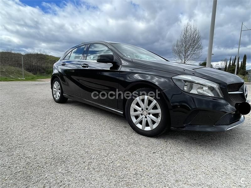 Usado Mercedes A180 122 CV (89 kW) 2016 Negro Berlina