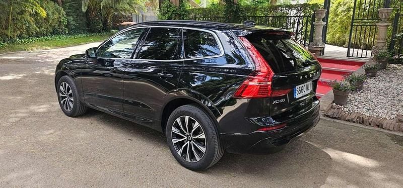 Usado Volvo XC60 Core 196 CV (144 kW) 2023 Negro SUV